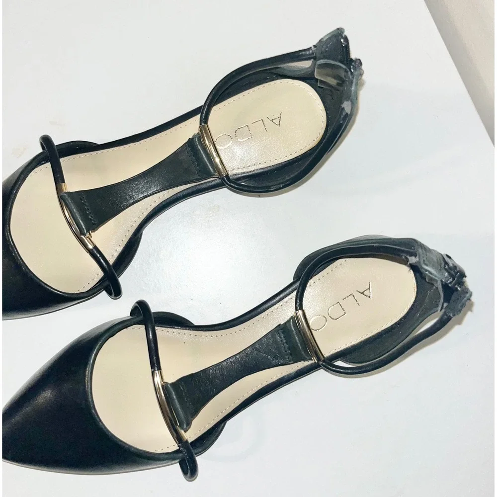 ALDO Fenilone Ballet Flats Pointed Toe T-Strap Gold Tone Hardware‎ | 8.5